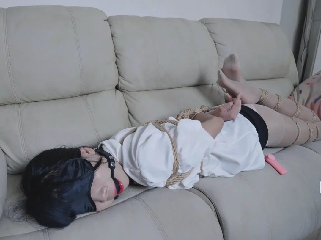 捆绑女白领之捆绑调教玩弄（肉丝包臀裙）-8