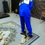女杀人犯因杀人无数被抓，被押进看收所，为了活命，讨好看守长，甘愿做看守长的女奴，真是一个好贱的骚犯.....