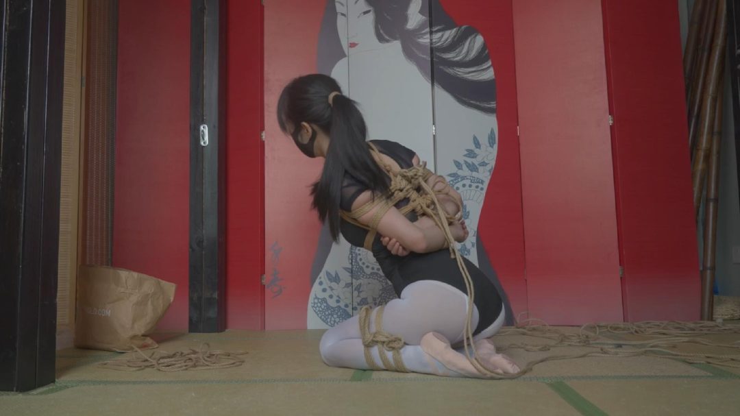 【嗷嗷】女舞蹈生的吊缚初体验，服饰搭配相当养眼-2