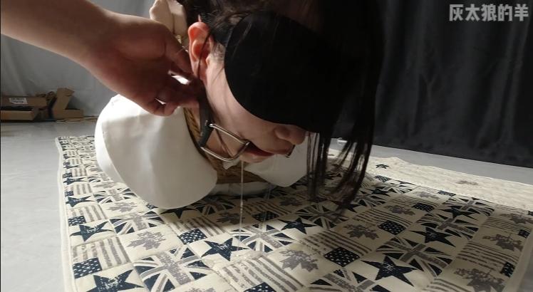 乖巧妹妹第一次捆绑后戴口枷崩溃大哭-2