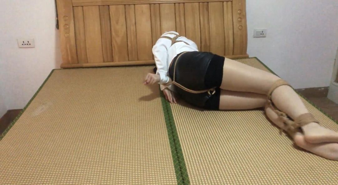 【佳怡】性感职业装 日式捆绑➕鞭打➕放置折磨➕命令 漏出的香肩婀娜多姿的挣扎 可怜兮兮的眼神 震耳欲聋的哭喊-3 【佳怡】性感职业装 日式捆绑➕鞭打➕放置折磨➕命令 漏出的香肩婀娜多姿的挣扎 可怜兮兮的眼神 震耳欲聋的哭喊-3