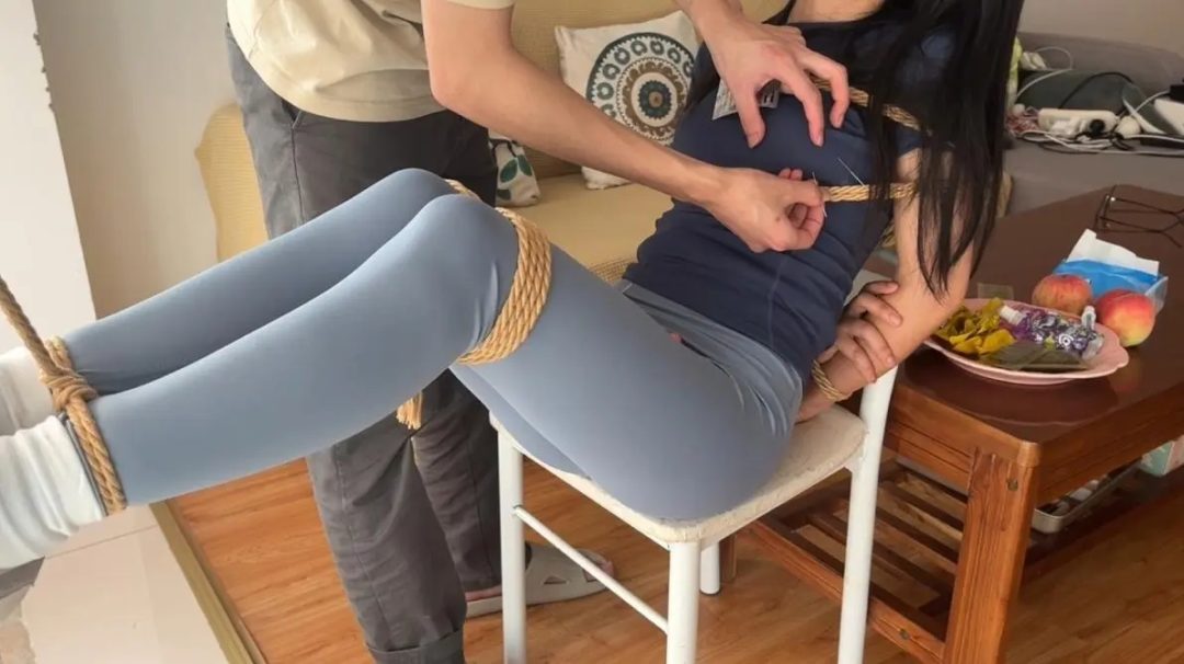 （臭脚妹妹出品）瑜伽妹妹-4