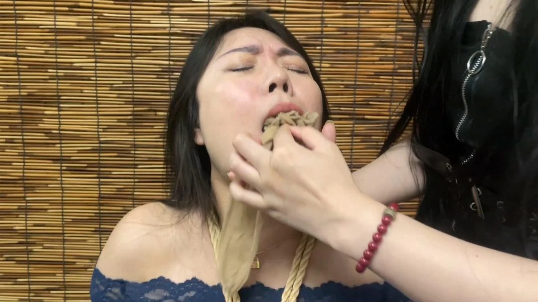 《遗产风波 中》母女逃脱遭遇意外，幕后黑手浮出水面，李然惨遭吴晗多重丝袜蒙堵猿轡-12