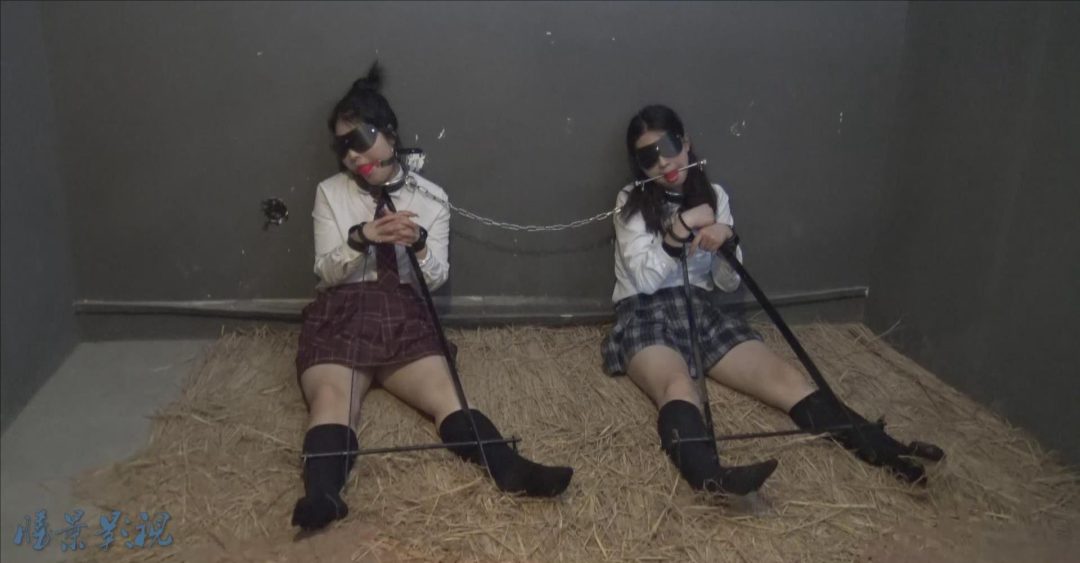 《特制拘束JK双学生妹》 双女M被特制拘束刑具拘束着-1