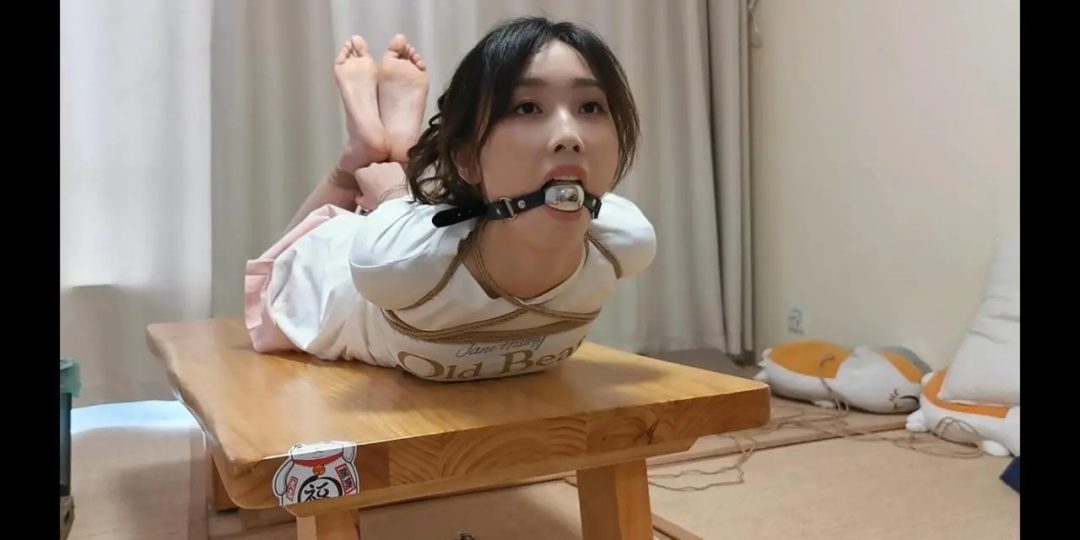 奥特曼雨琪定拍作品 直臂驷马 口水直流 裸足脚底 下集-5