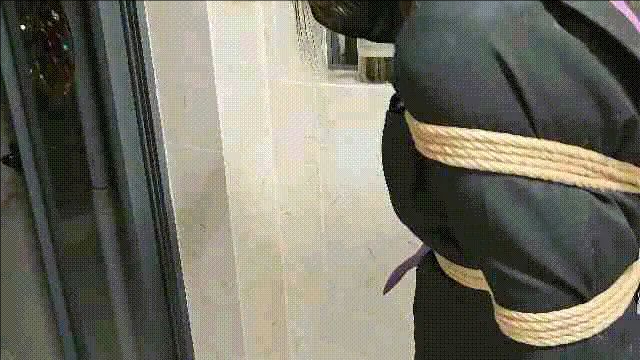 深夜阳台放置玩弄 日式反绑学生（水手服）跪缚固定M腿捆绑玩弄挣扎打裆日式后缚-2