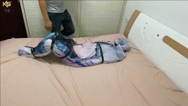 小姐姐沦为等身抱枕被各种蹂躏！二次元限定皮肤全包裹皮带上下包裹，美少女挣扎求饶-4