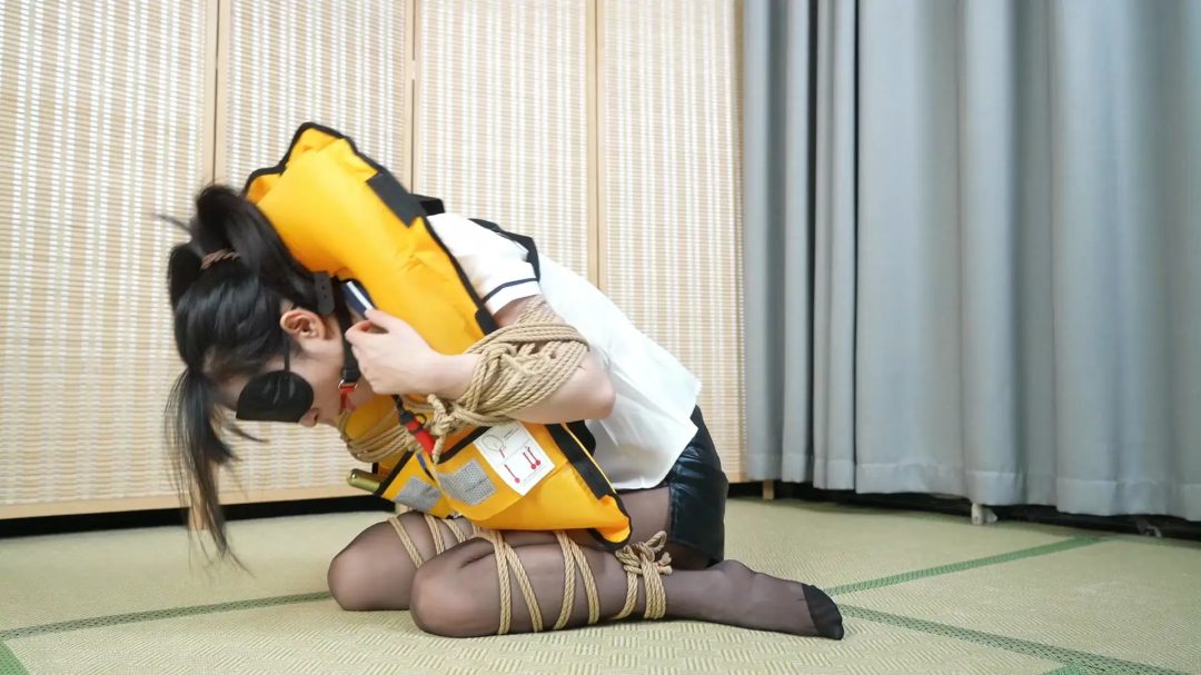 【嗷嗷】空姐救生圈K9挣扎！蒙眼堵嘴感官剥夺！-3