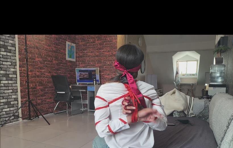 新模红绳讲述挑战如被坏人捆绑绑架，如何利用手机和道具逃脱求生，不断挣扎-6
