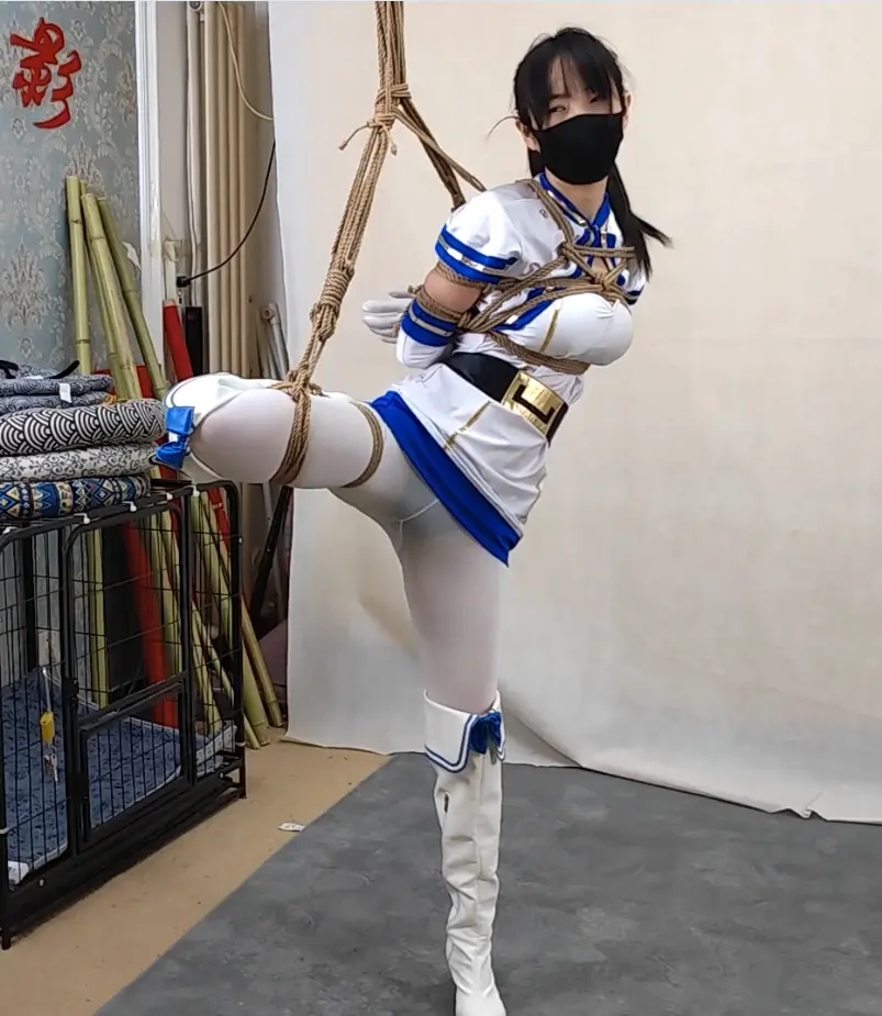 束缘阁 陈晓雪 魔法衣女战士 单腿吊全身挠痒-1