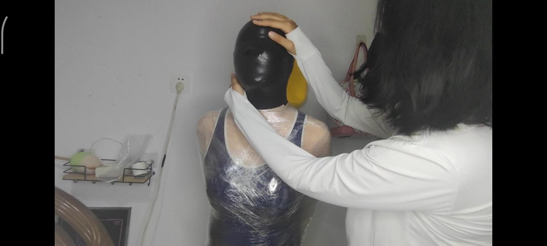 人体家具升级zentai+保鲜膜+胶带头部封闭?再加+双层热缩袋+扎带固定+挂钩粘贴-2 人体家具升级zentai+保鲜膜+胶带头部封闭?再加+双层热缩袋+扎带固定+挂钩粘贴-2