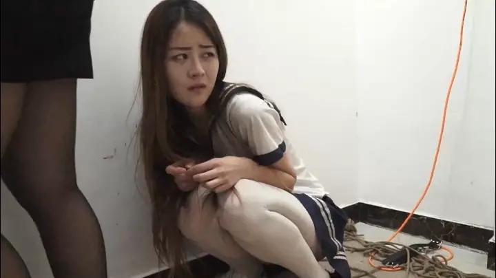 老师与学生03 男人回来发现群调两个美女-4