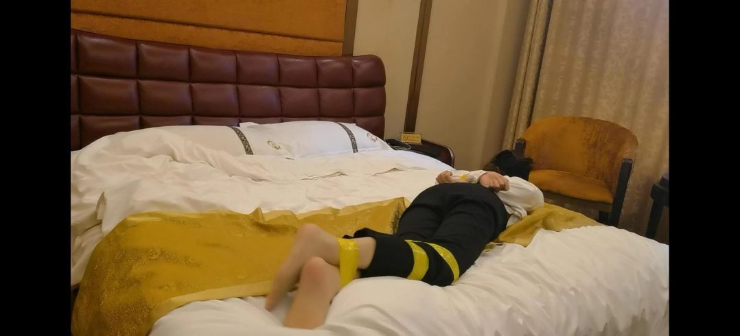 琳斓肉丝秘书装胶带挣扎-4