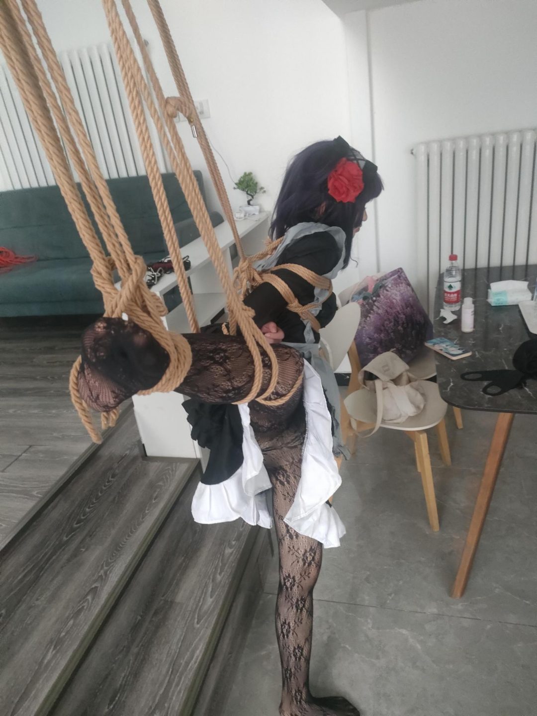 《黑江雫cos女仆调教记》-高抬腿极限紧缚+M羞耻开腿+黑丝袜tk挠脚心+项圈狗链+家具捆绑一体化放置放倒+趴床抽打+解开过程+吊缚吊哭等等-8 《黑江雫cos女仆调教记》-高抬腿极限紧缚+M羞耻开腿+黑丝袜tk挠脚心+项圈狗链+家具捆绑一体化放置放倒+趴床抽打+解开过程+吊缚吊哭等等-8