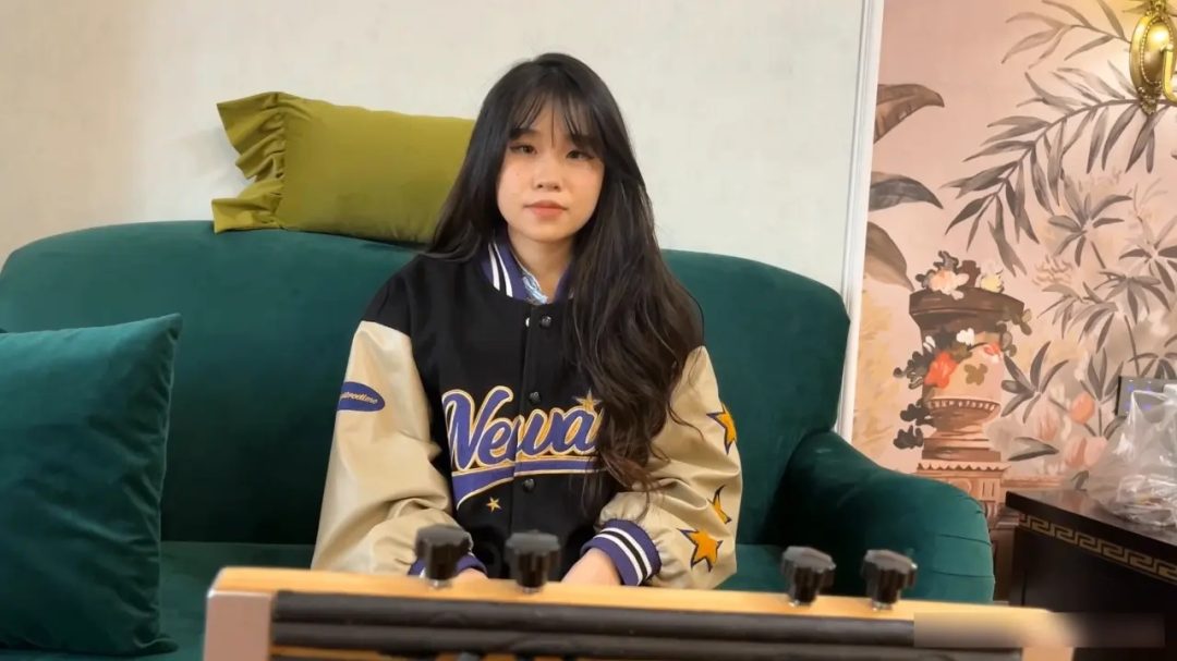 【大鱼定制】圆脸女孩白袜裸足TK-7