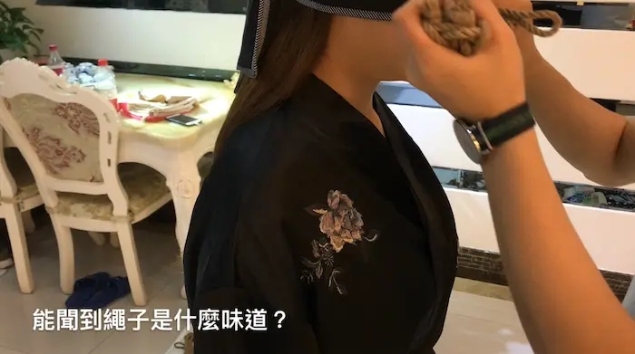 【高质量剪接，精品推荐，最新力作】精湛绳艺作品，绳师和模特倾力演出，丝袜吊缚最新口枷体验。-6