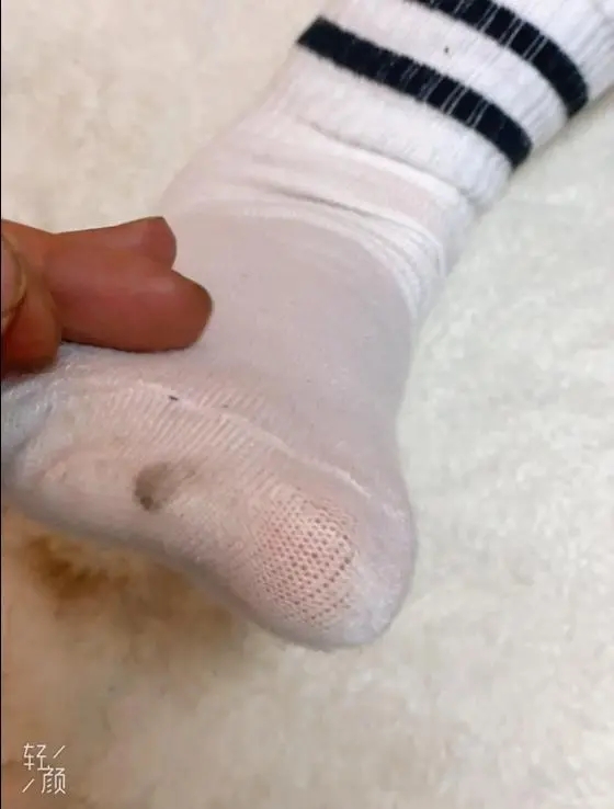 仔细品尝.狂吮媳妇的长靴棉袜臭脚!-2 仔细品尝.狂吮媳妇的长靴棉袜臭脚!-2