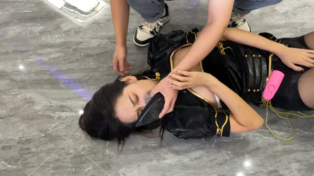 客户定拍 170美女陈陈 宁红叶COS危机-3