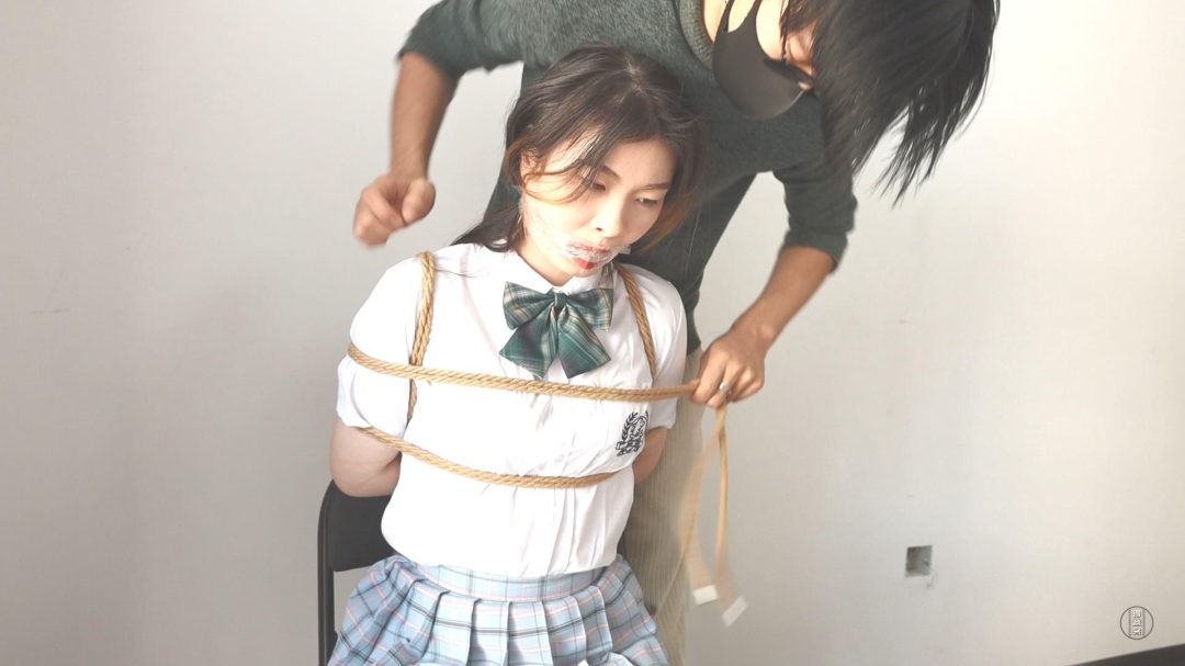 DID剧情片《变态继兄》（下）被继兄囚禁折磨的女孩，即使屈服也难逃魔爪蹂躏……-12