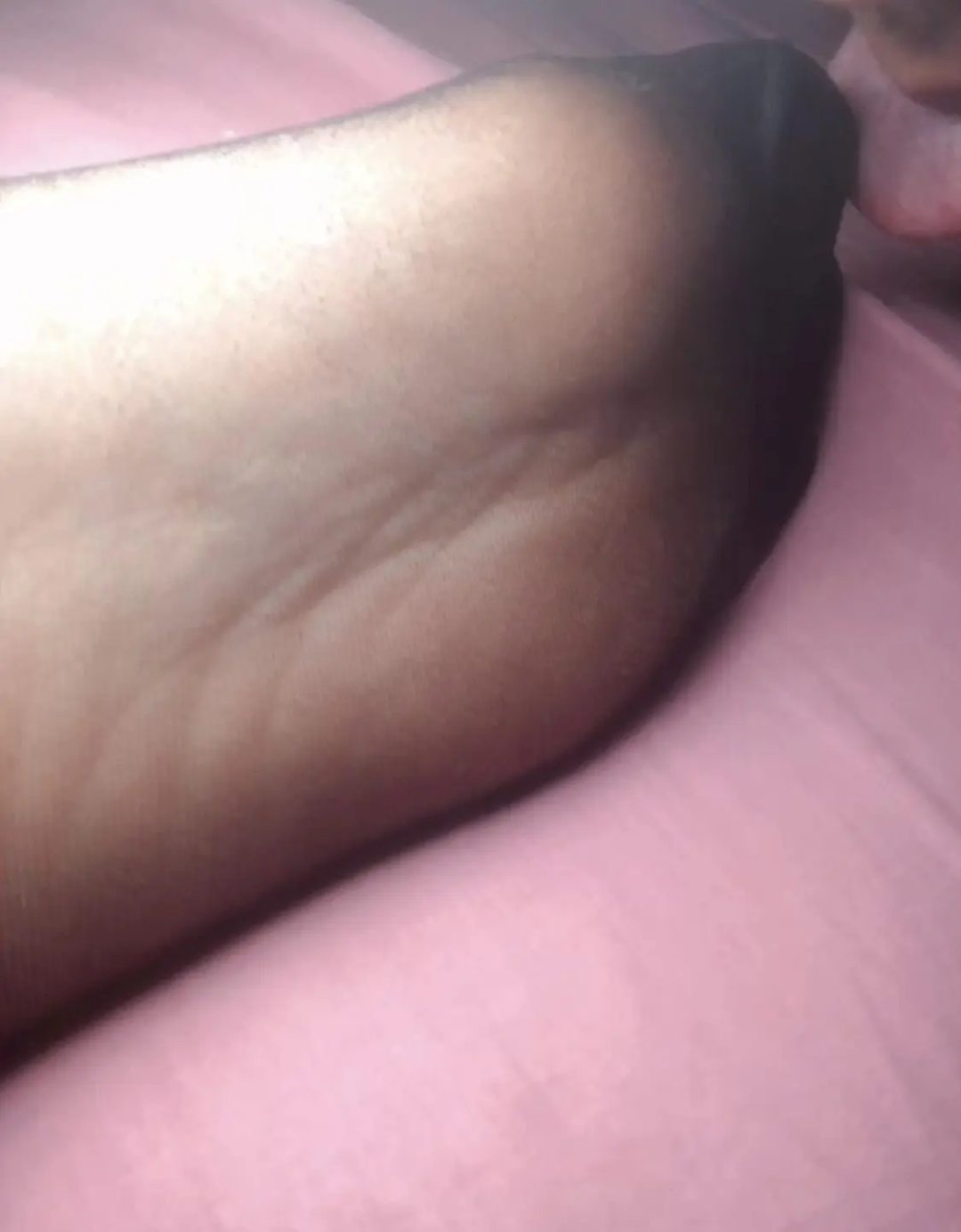 夜袭闻舔熟睡中的少妇黑丝-1 夜袭闻舔熟睡中的少妇黑丝-1