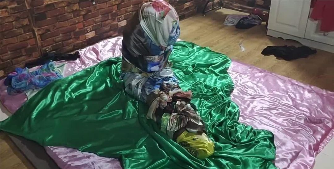 柔丝女皇丝袋包裹女M5-3