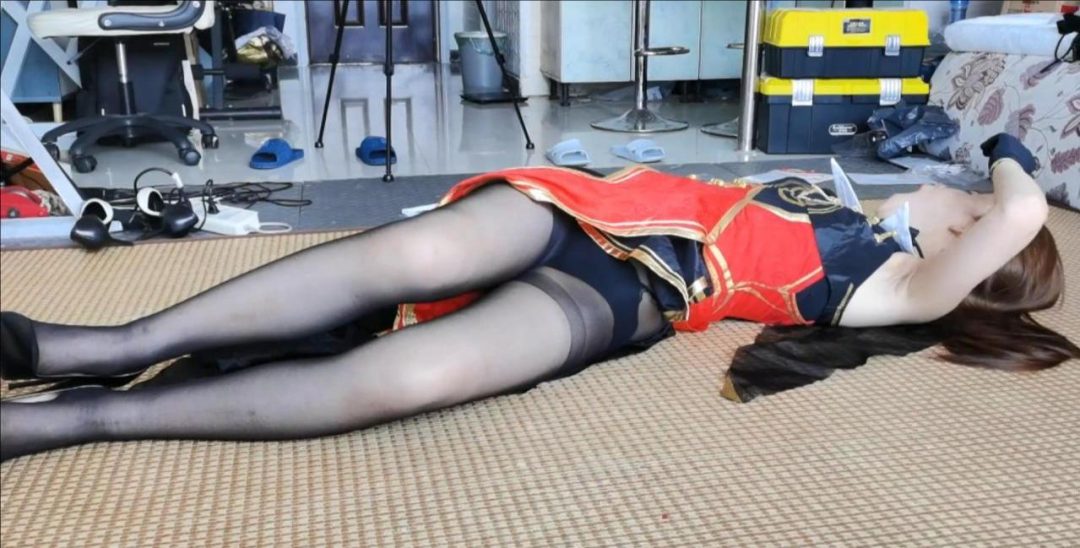 小呆，翘臀、乳鸽的正确烹调方式，小欲女丝足、表情特写合集-3