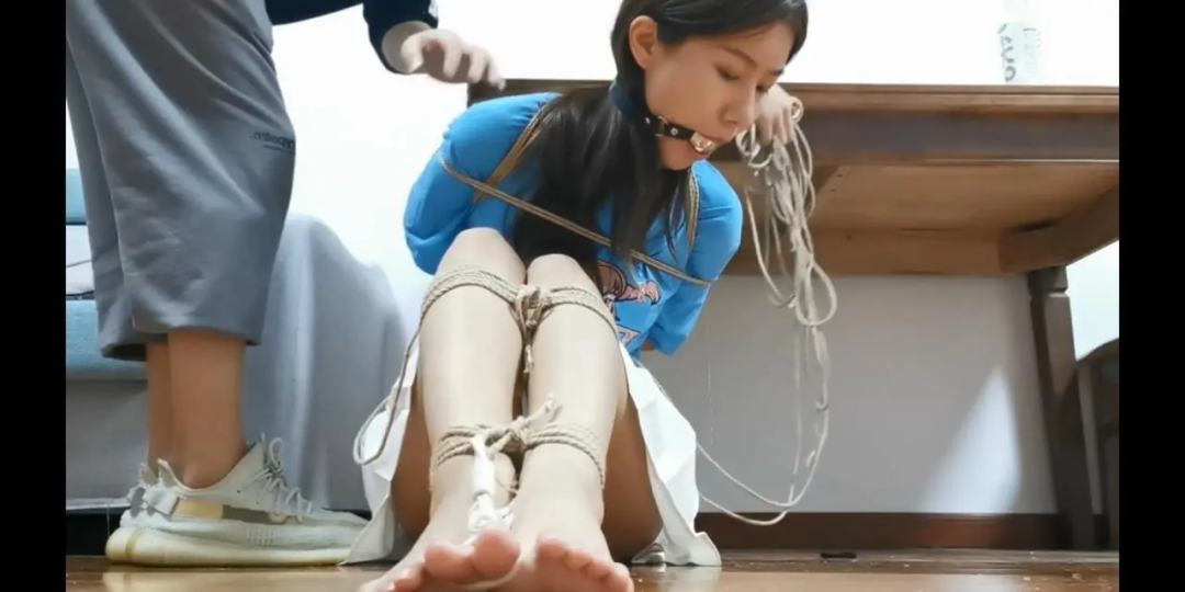 奥特曼甘然定拍 下集 裸足足底 口水滴落-2