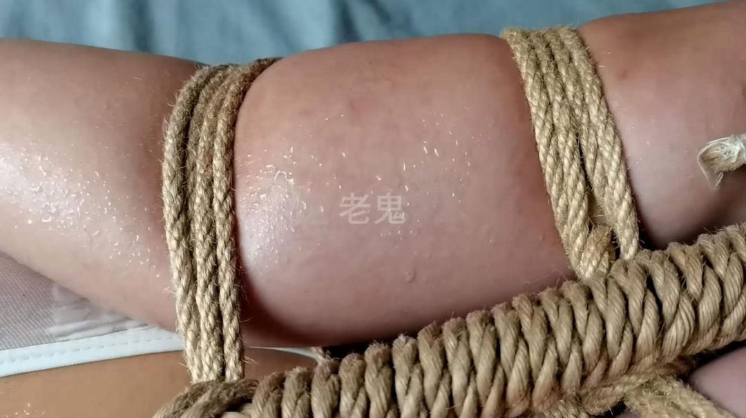 初心制作《闷热汗湿监禁折磨下集》【空姐重口原味丝袜堵嘴/酷暑放置/汗透/欧式驷马】-6 初心制作《闷热汗湿监禁折磨下集》【空姐重口原味丝袜堵嘴/酷暑放置/汗透/欧式驷马】-6