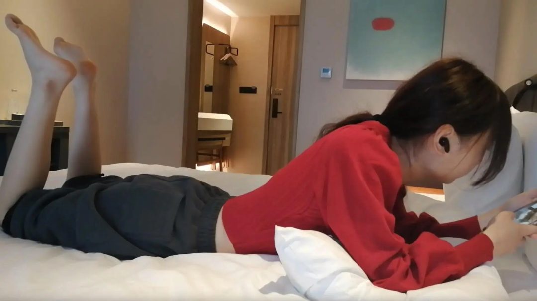 【小卓原创】玩弄绝美高冷学霸妹子的白袜和裸足-1