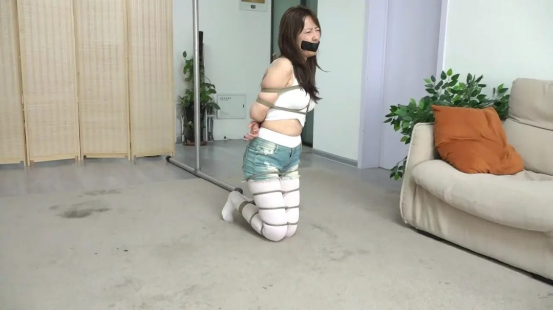 逍遥定制《出轨的未婚妻下集》外出放松的男人竟然遇到了原未婚妻-10