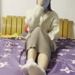 约拍爱健身的小姐姐，脚修长美丽，挠的过程关系逐渐微妙