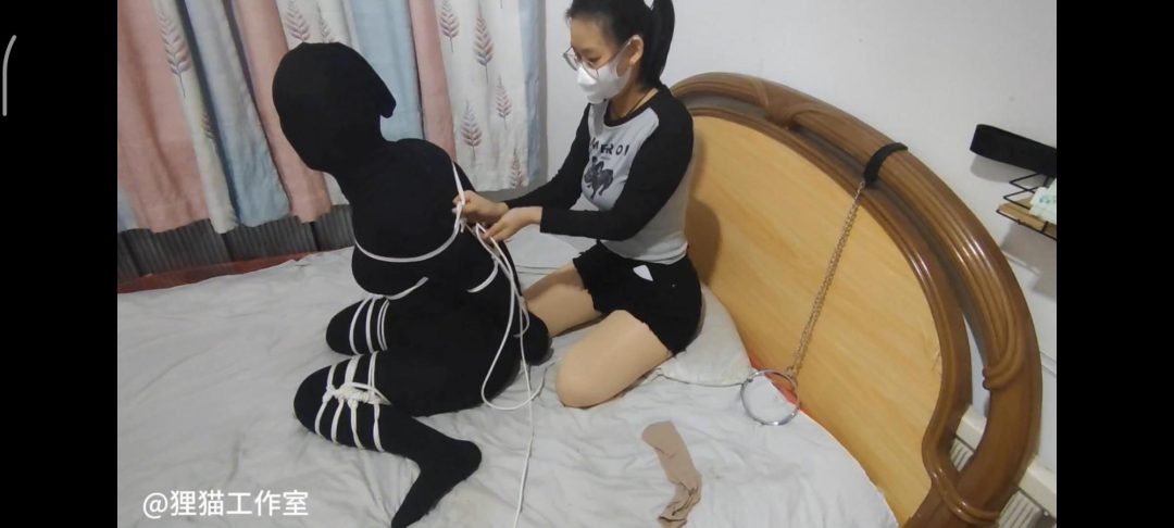 黑色丝袜全包多层堵嘴套头,单手缚捆绑,胶带密封郊狼折磨到强高 上篇-4 黑色丝袜全包多层堵嘴套头,单手缚捆绑,胶带密封郊狼折磨到强高 上篇-4