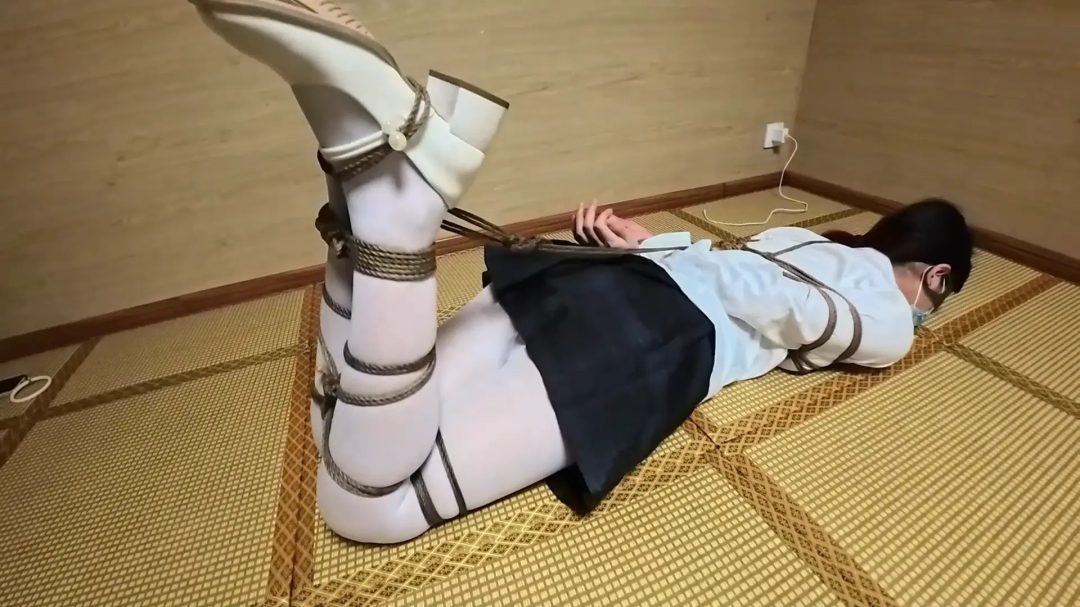 日常服装后手缚驷马拘束！-2