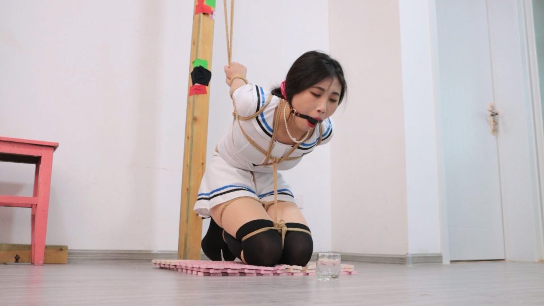 得意客定拍：惩罚女秘书 ③ 最终恩可成为了绳奴被老板放置展览-2