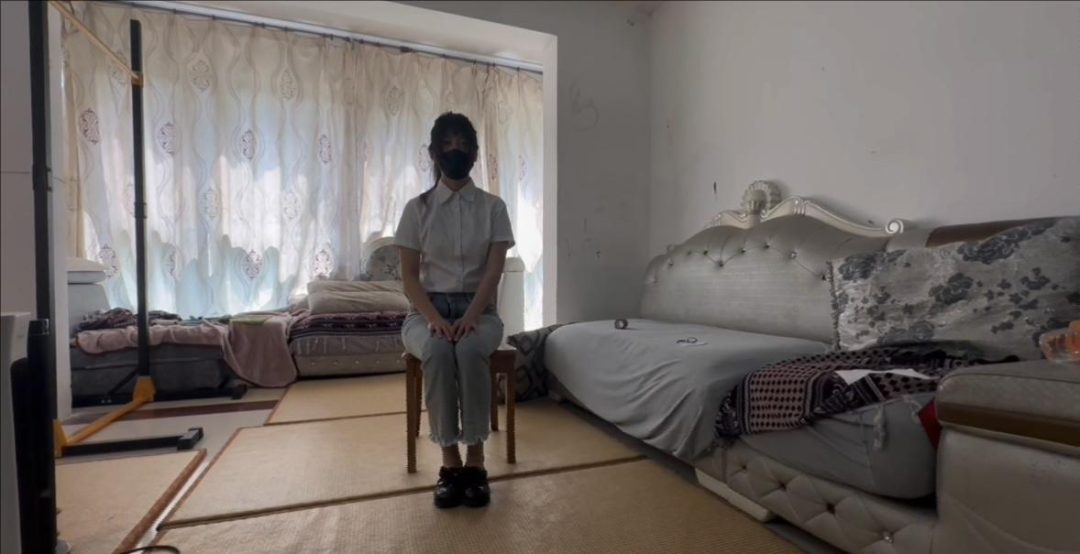 女孩面试演员 扮演尸体翻白眼吐舌头被随意摆弄-5