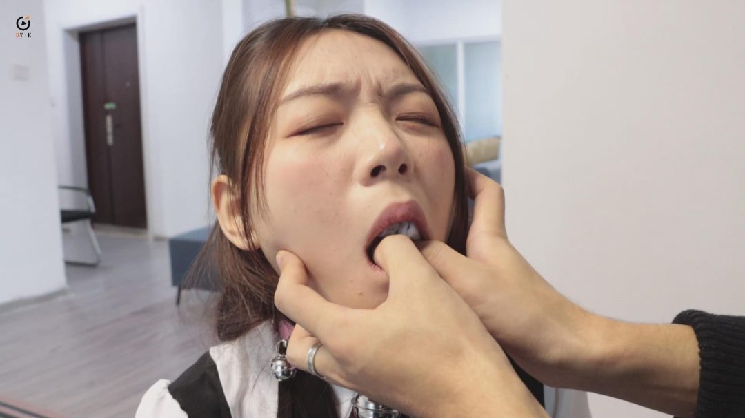 《私人订制会所》被拐卖进私人会所的少女，求助不成反被套路-19