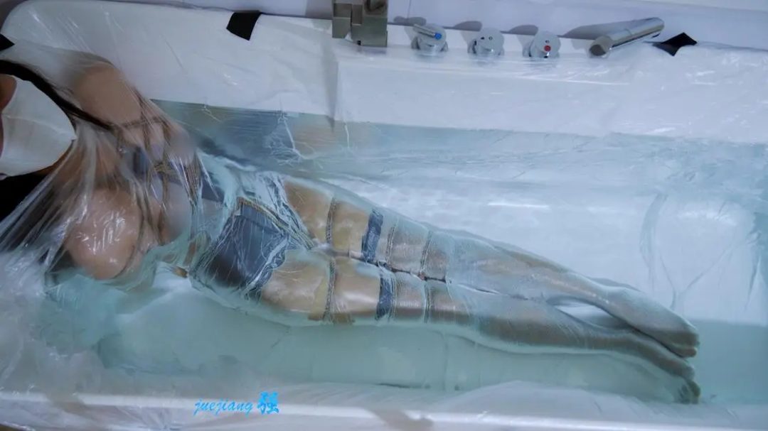 伊伊紧缚水压浴缸-6