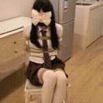 【白丝叶子】被捆在木椅上接受抚摸 固定捆绑