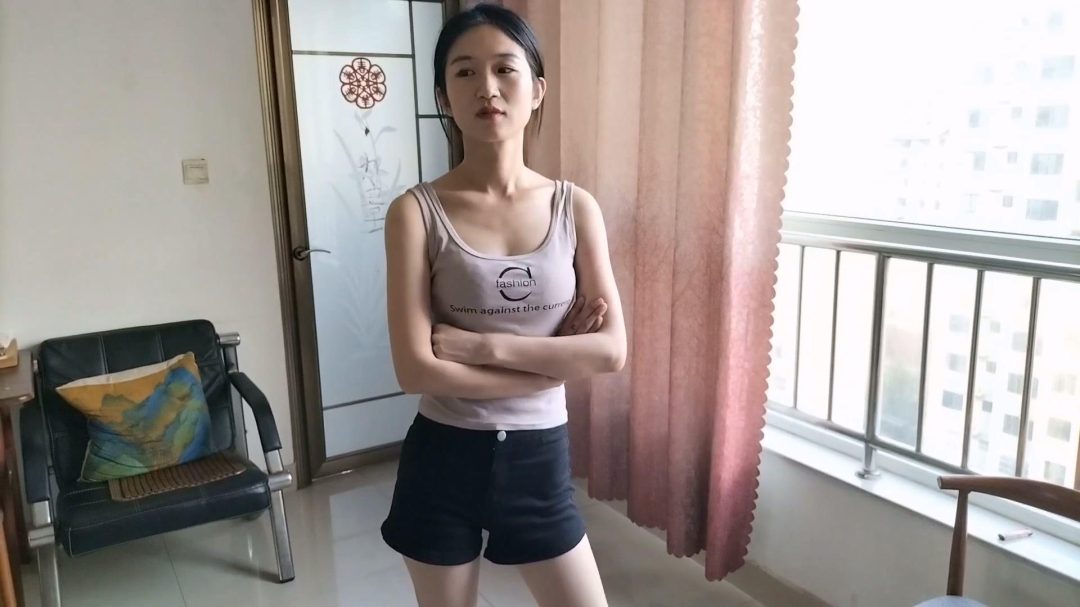 茹茹.被投资骗子欺骗后，茹茹爬行搬运硬币[第二系列]-1