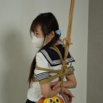 【灰太郎的羊】 甜妹【希希】挑战游戏意外成就摇臀舞，失败惩罚单腿吊缚+驷马TK+跪缚挠脚心