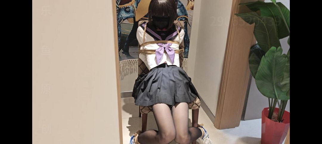 椅子缚 撕黑丝 蒙眼 滴蜡 电击鞭子-4