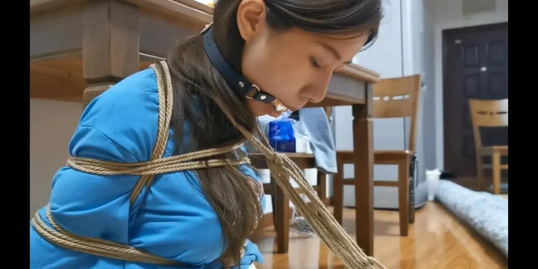 奥特曼甘然定拍 下集 裸足足底 口水滴落-1