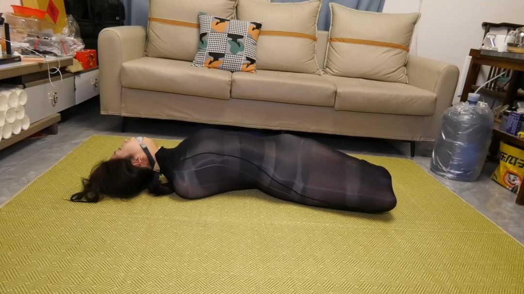被多层丝袜袋包裹的女M-8
