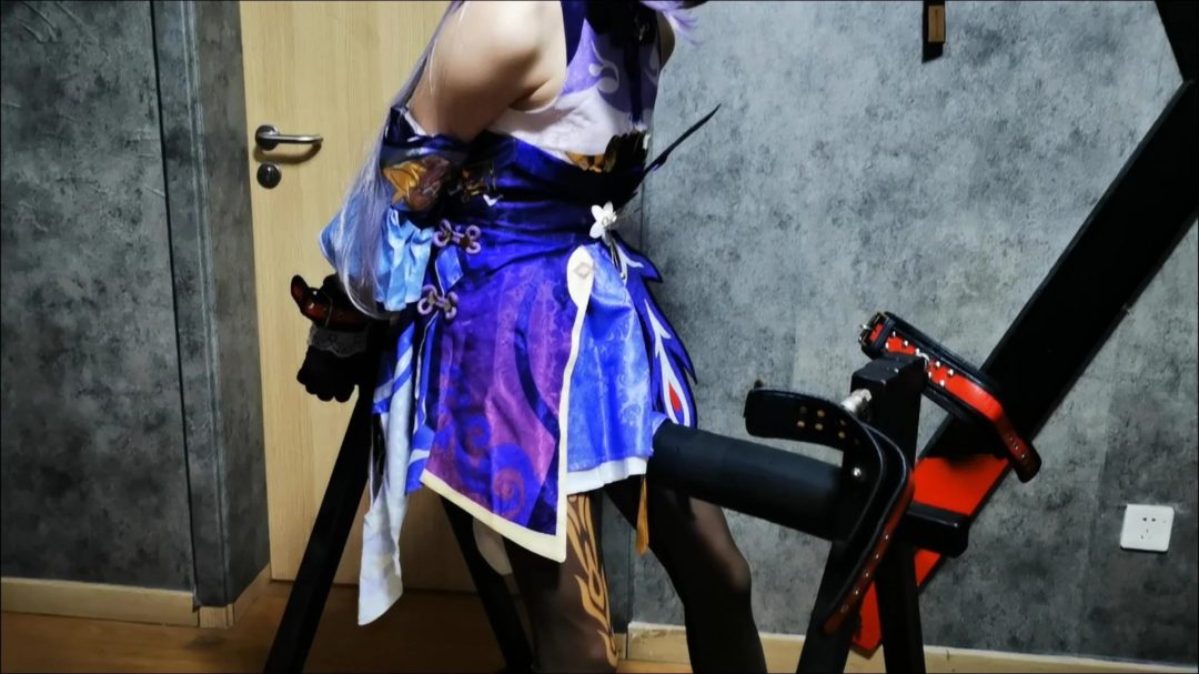 刻晴受虐记，cos服，原神剧情，木马，口球，X架，后高手，户外公园-1