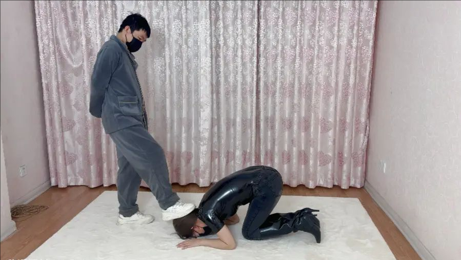 调教（踩踏，人形犬）-1