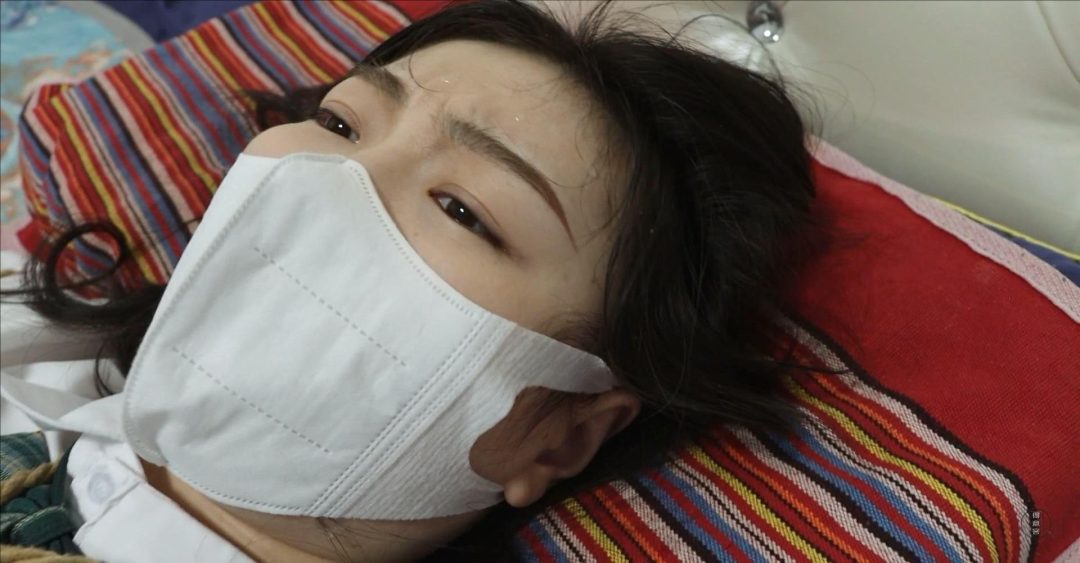 DID剧情片《变态继兄》（上）可怜女孩被继兄秘密囚禁家中折磨逼问-11