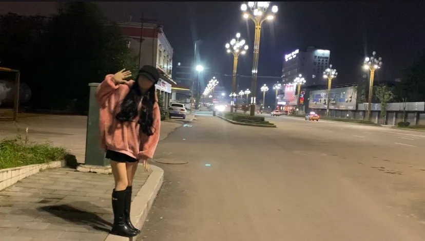 腿部穿入zentai饭后小步，说好的只是散散步，你为什么带这个出门=。-6