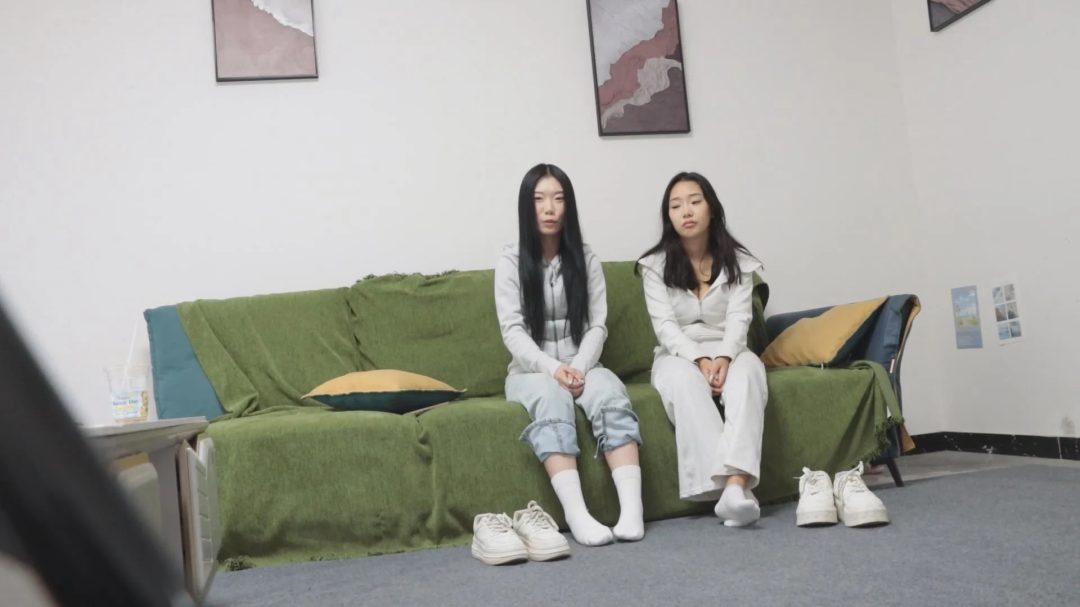【得意客定拍】《双姝之金主的陷阱04》双姝情深被拍卖共侍金主,精彩采访模特互换穿对方真实原味!-14 【得意客定拍】《双姝之金主的陷阱04》双姝情深被拍卖共侍金主,精彩采访模特互换穿对方真实原味!-14