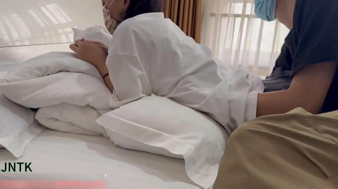 戴口罩的可爱妹子全身tk，腰部和隔丝tk脚心，挠的面面俱到-6