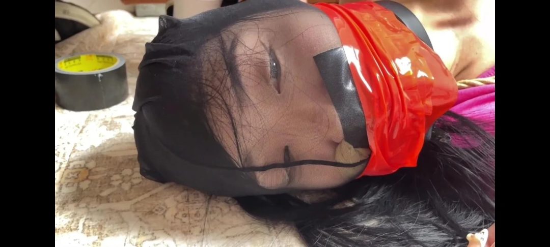 【云雀订拍神奇母狗雕像】人形犬缚 疯狂挠脚心 电击折磨 重度打屁股 定身 马具口球 鼻钩 原味丝袜堵嘴 疯狂折磨-4